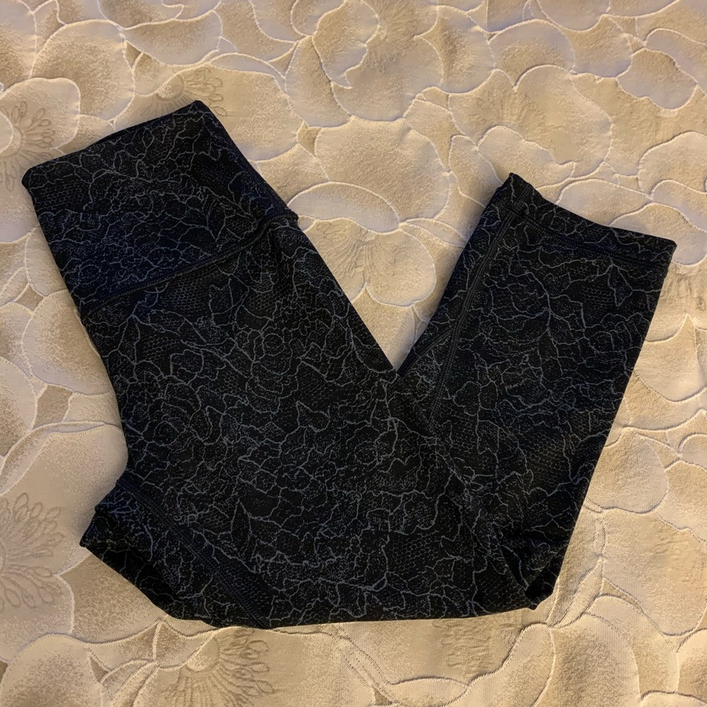 Lululemon leggings size 4 floral print